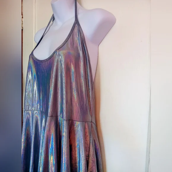 🛍️ BUNDLE ONLY 🛍️SHEIN LADIES BLUE IRIDESCENT HALTER TOP - Picture 3 of 8